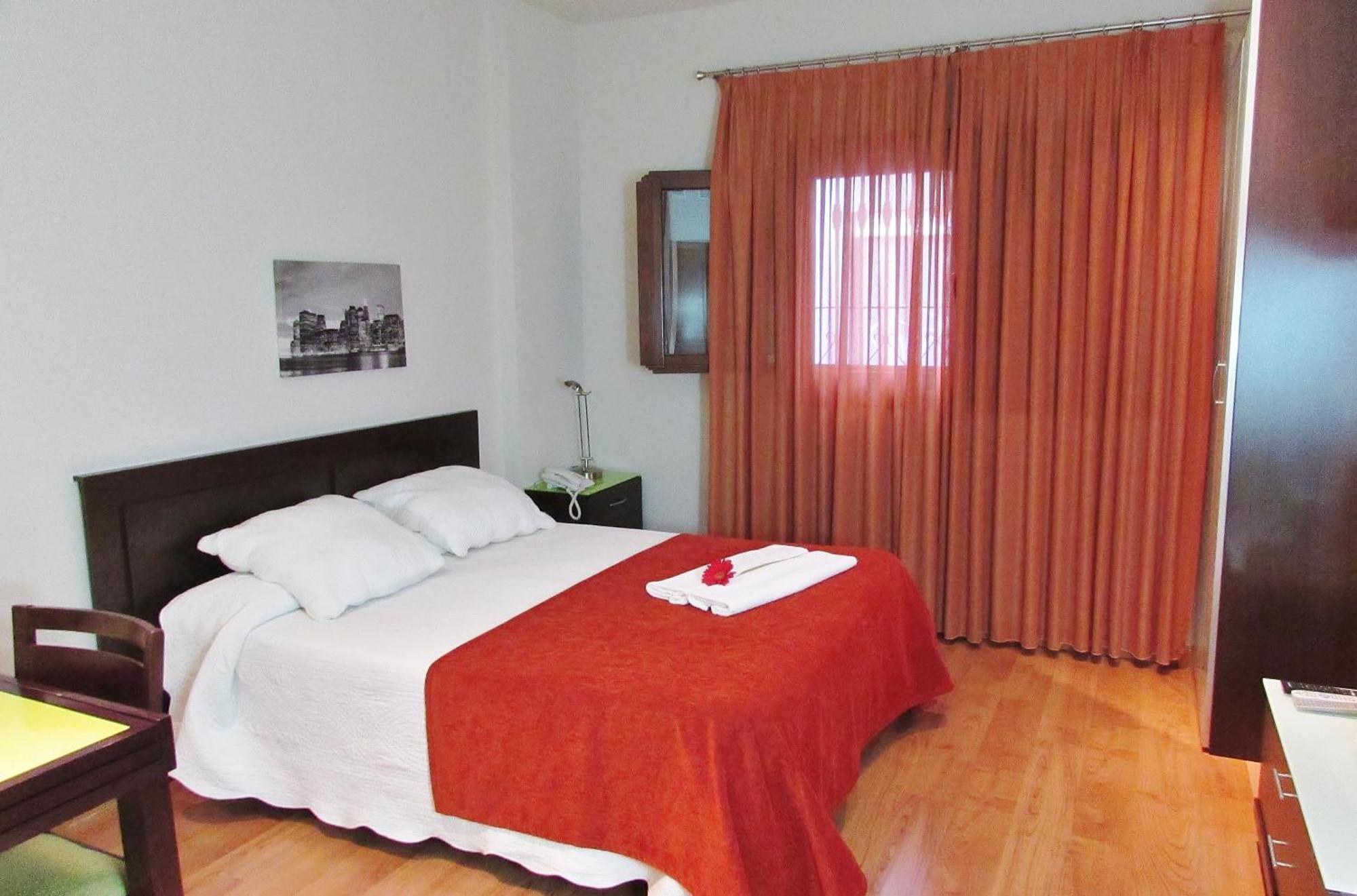 Apartamentos Turisticos Las Nieves Granada Zimmer foto